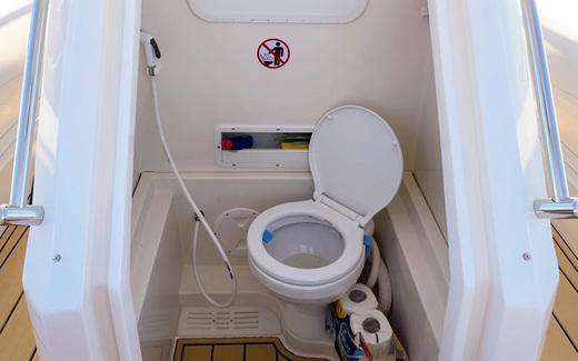 Speedboat Hurghada Toilet with shower